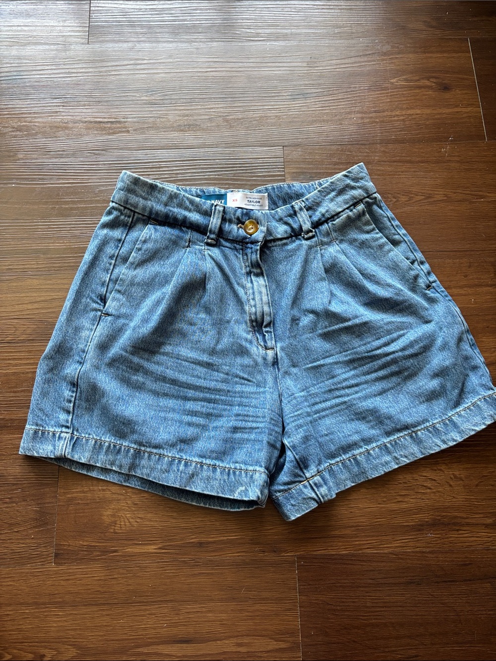 Old Navy Light Blue Denim Pleated Women’s Shorts